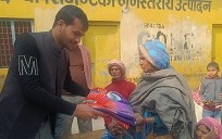 राप्रपा पर्साद्धारा कम्बल बितरण